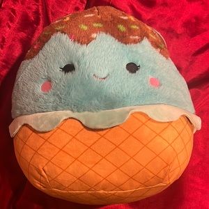Squishmellow ice cream maya